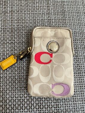 COACH Beige Signature Canvas  Case with Red & Purple C Accents